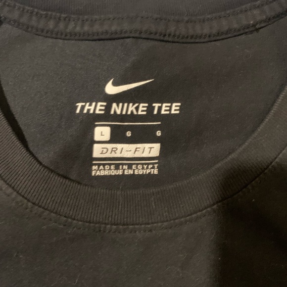 Nike tee - Picture 2 of 3